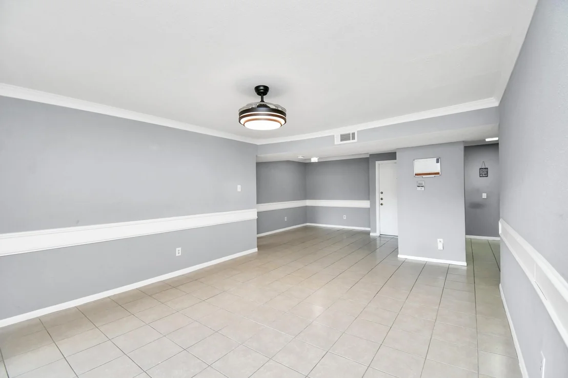 Photo of Unit 21 at 3065 Walnut Bend Lane