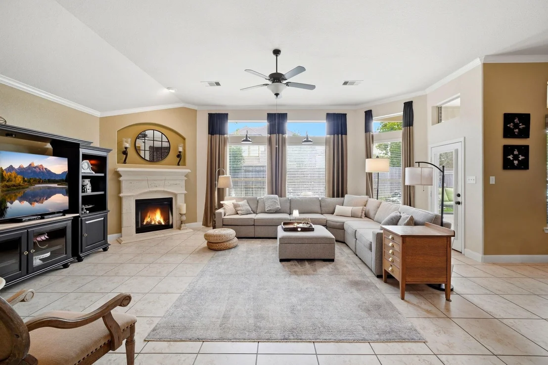 Photo of 25910 Northcrest Drive