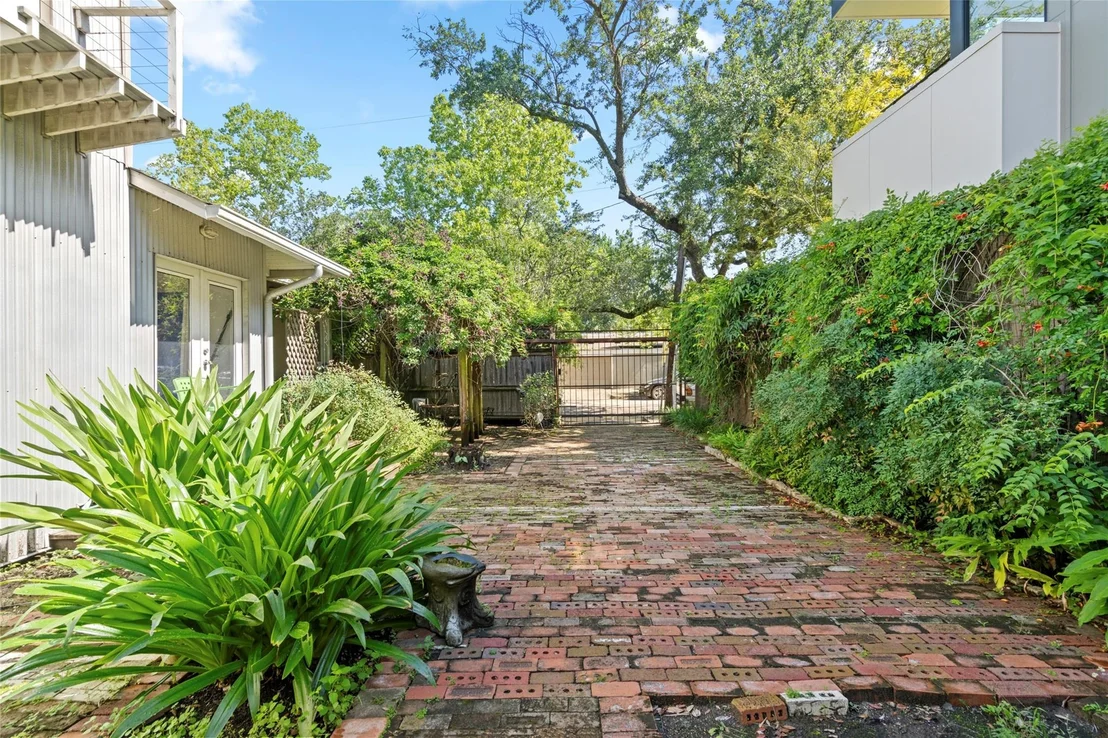 Photo of 3703 Graustark Street