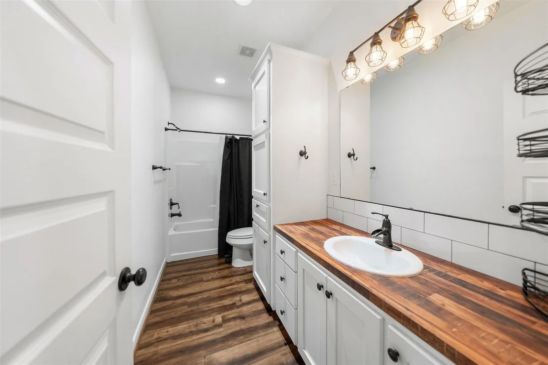 Photo of 1121 Pelican Road
