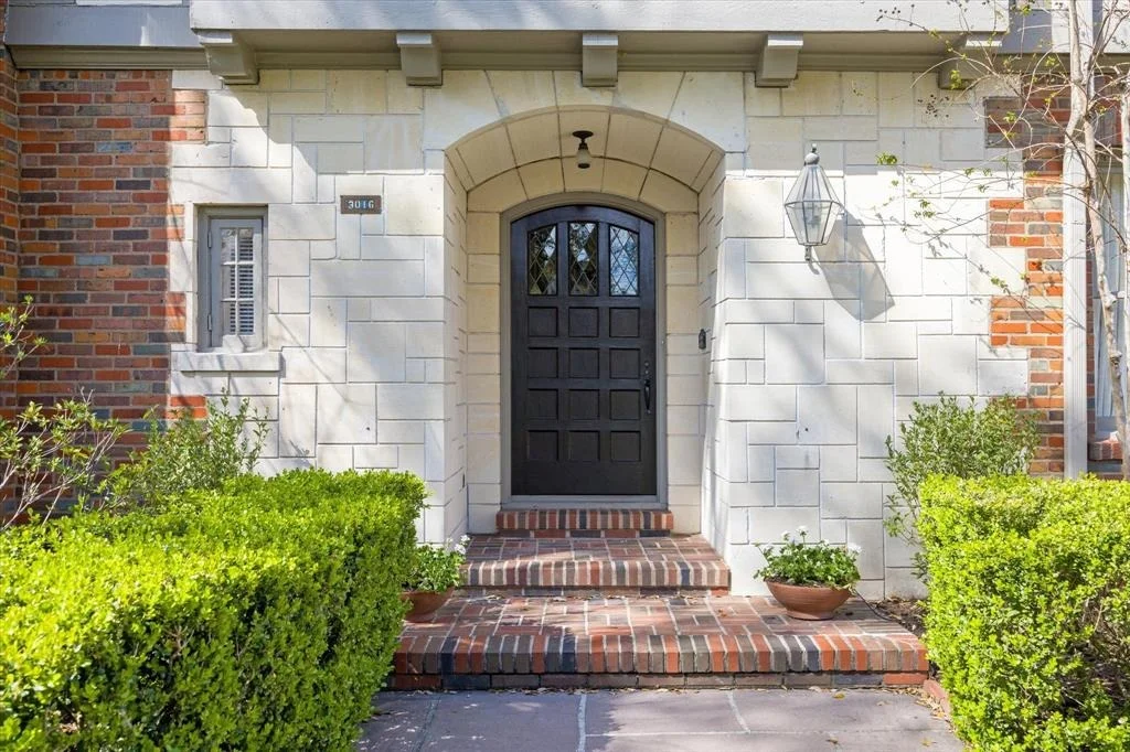 Photo of 3016 Chevy Chase Drive