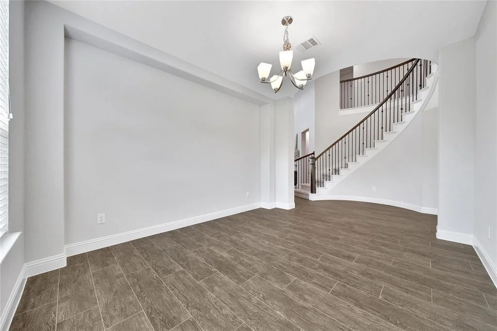 Photo of 19 N Wheatleigh Drive