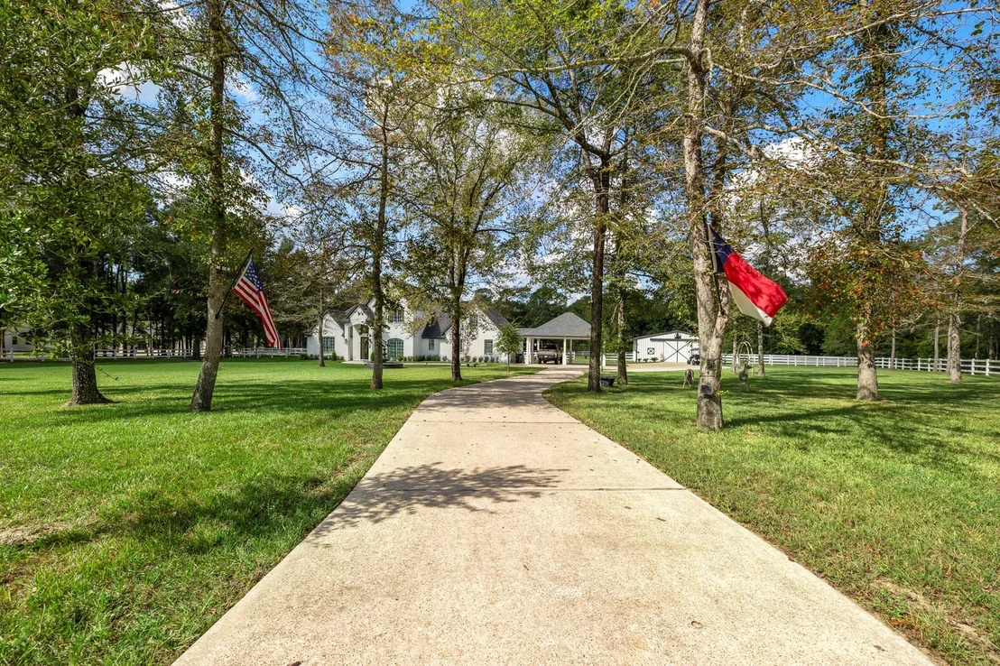 Photo of 31219 Edgewater Drive