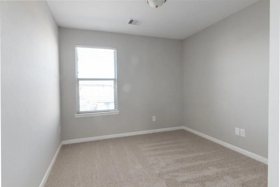 Photo of 18634 White Barnwood