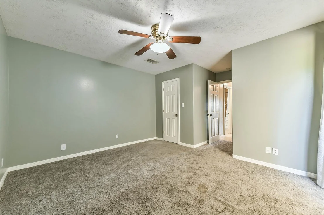 Photo of Unit 243D at 2501 Gulf Freeway