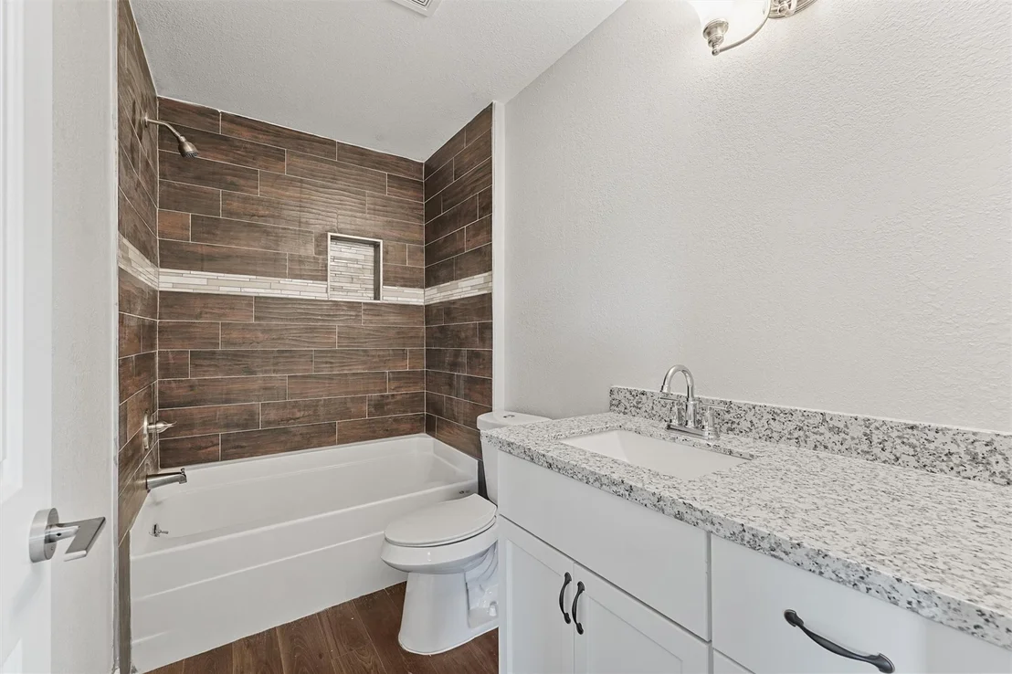 Photo of 711 Road 5014