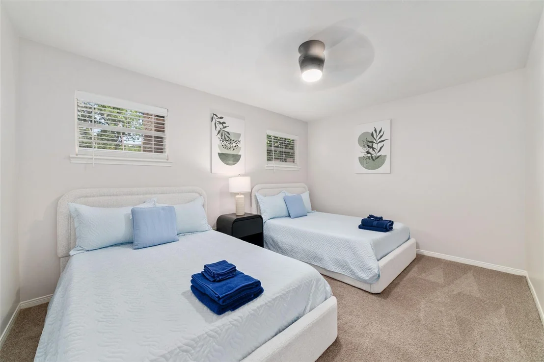 Photo of 563 Landfall Ln