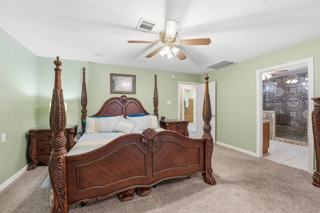 Photo of 18327 Shoreline Drive