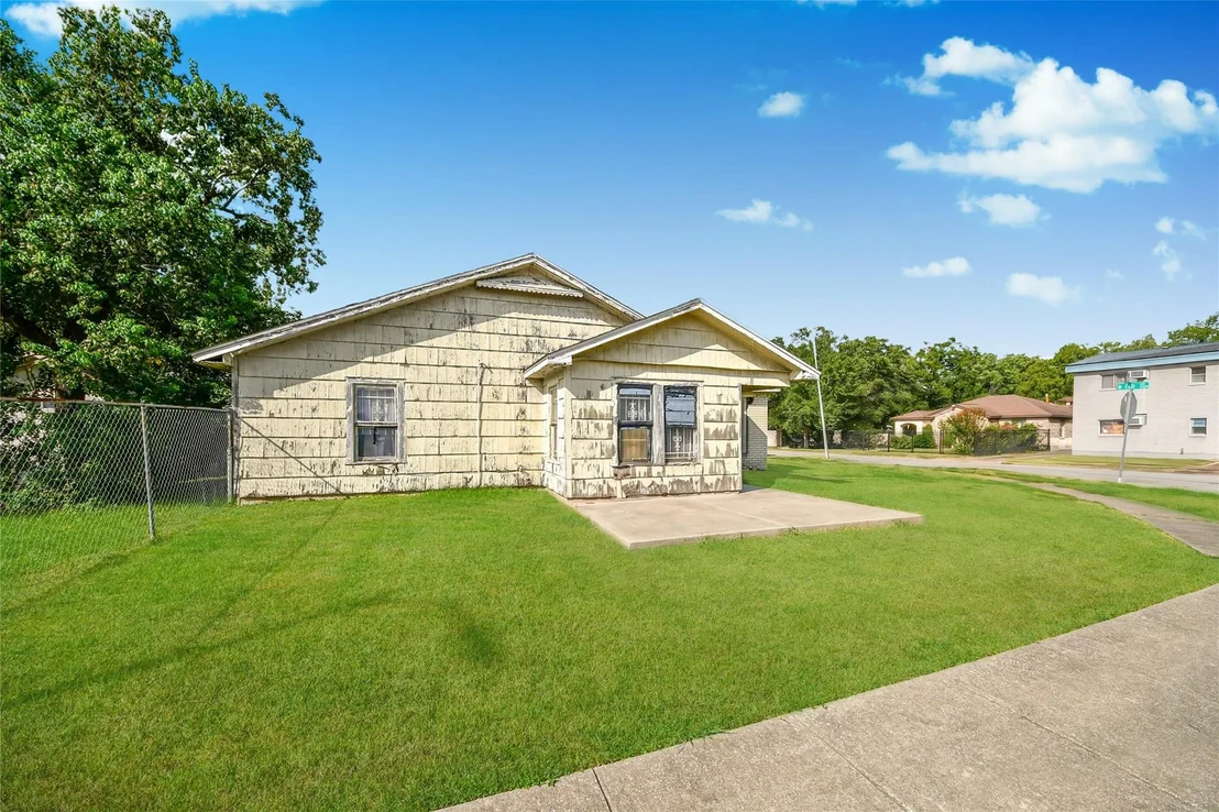 Photo of 8470 Wier Drive