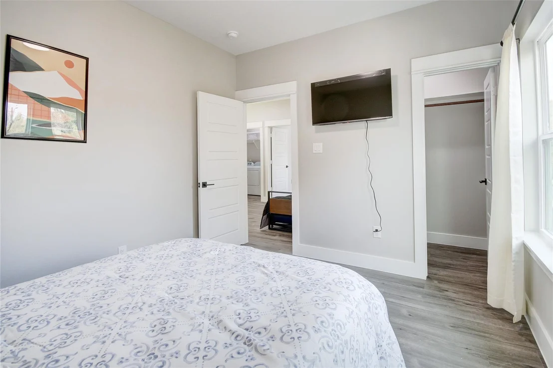 Photo of 9305 Tower Street