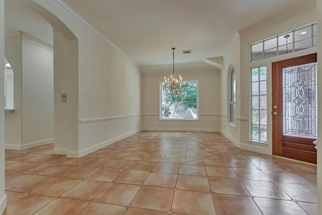 Photo of 66 S Castlegreen Circle