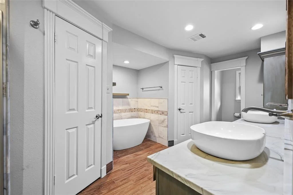 Photo of 5403 Foresthaven Drive