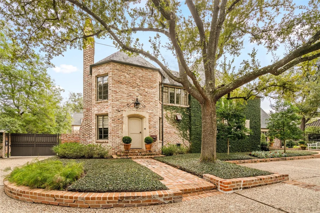 Photo of 1419 Kirby Drive