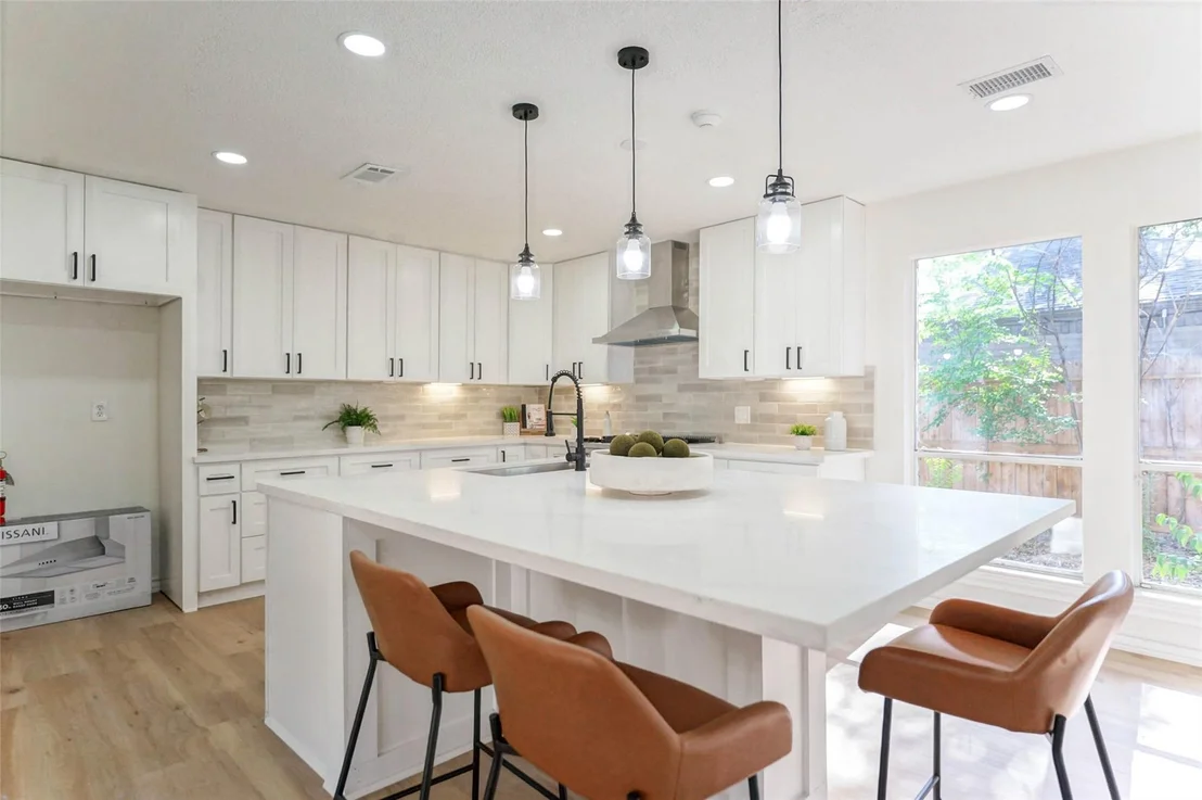 Photo of 11618 Lakeside Place Drive
