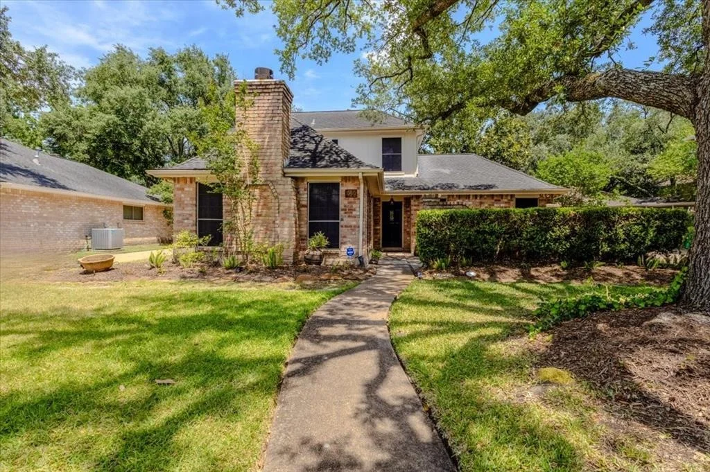 Photo of 1015 Oxborough Drive