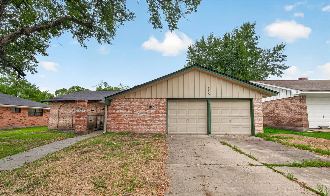Photo of 215 Crest Hill Drive