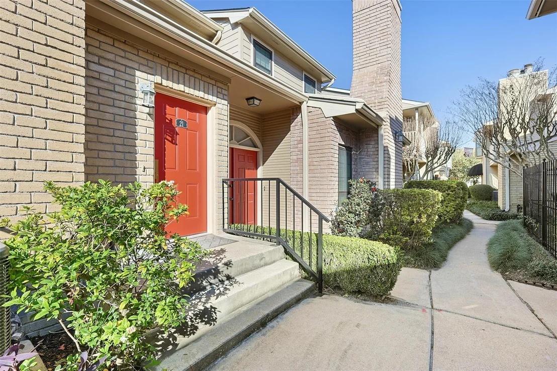 Photo of Unit 21 at 7350 Kirby Drive
