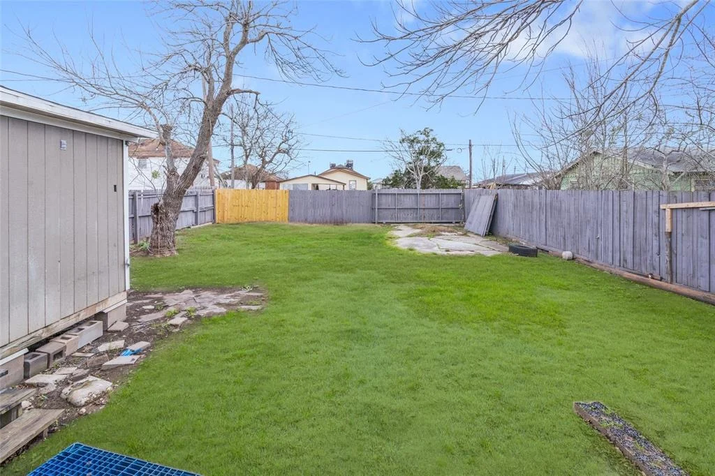 Photo of 710 W 5th Street