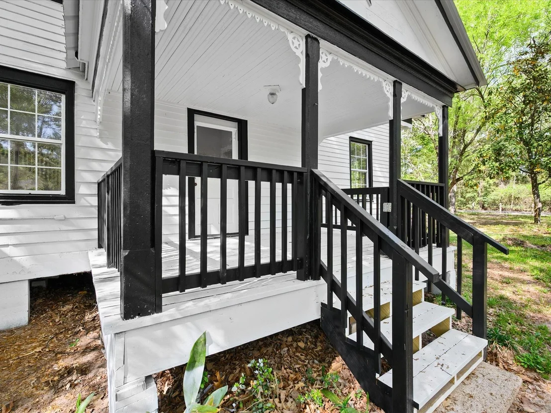 Photo of 16958 Cedar Road