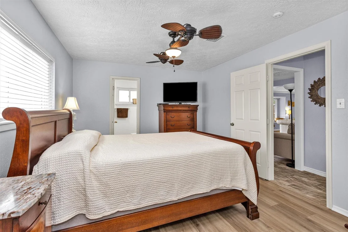 Photo of 8422 Oakhaven Road