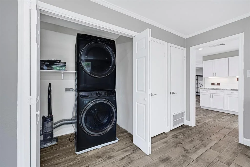 Photo of 5234 Saxon Drive