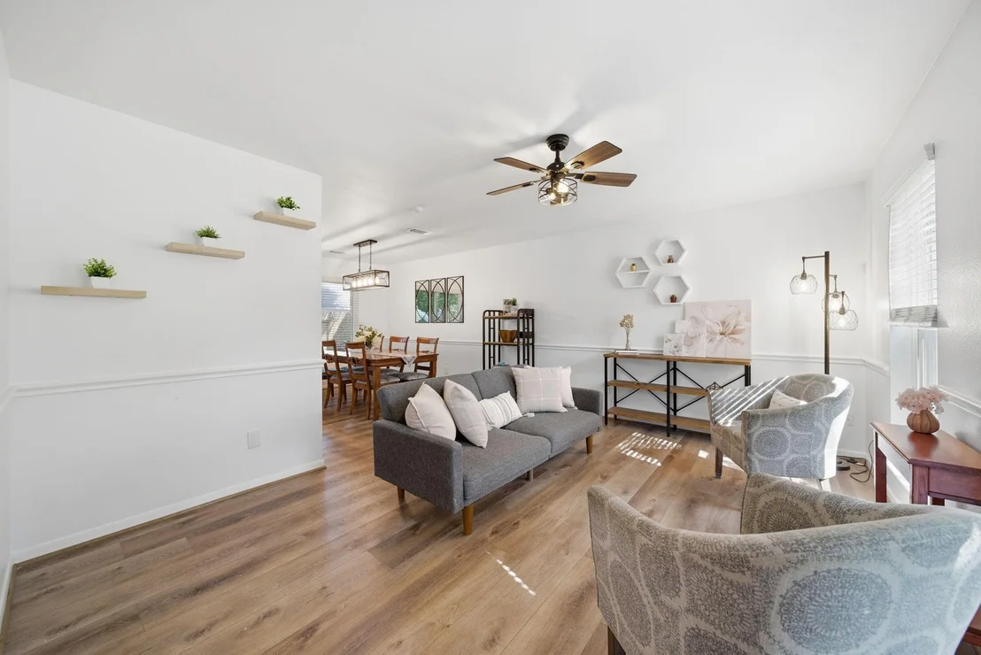 Photo of 815 Sierra Lake Drive