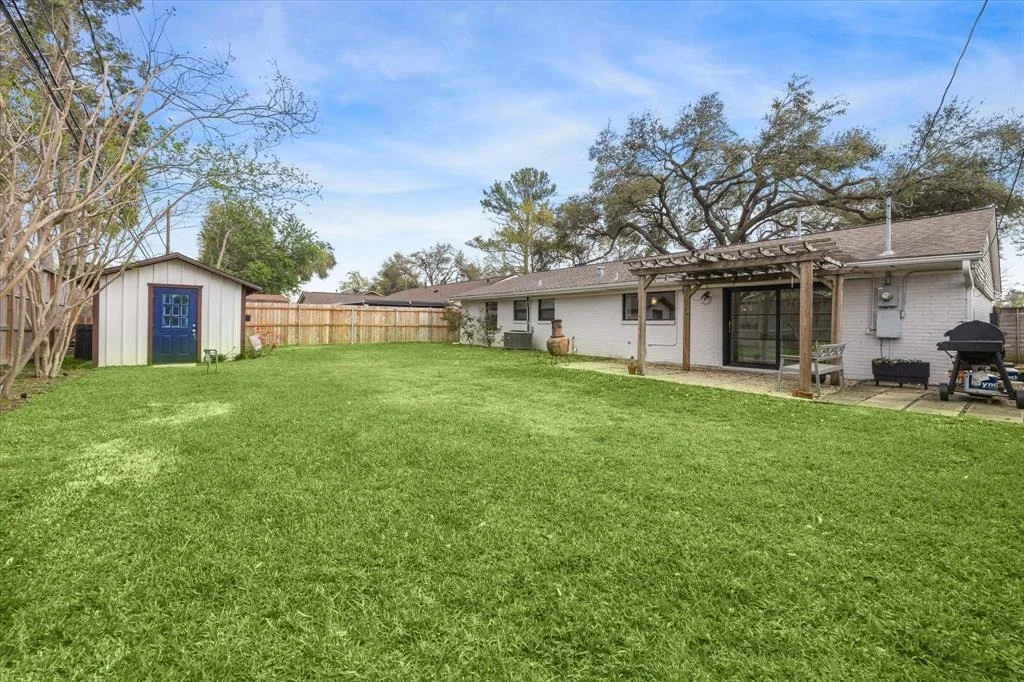Photo of 2319 Lazybrook Drive