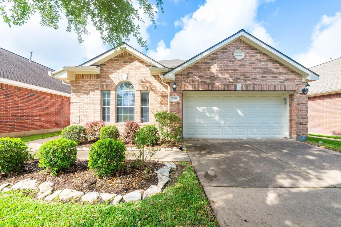 Photo of 5306 Thorngate Court