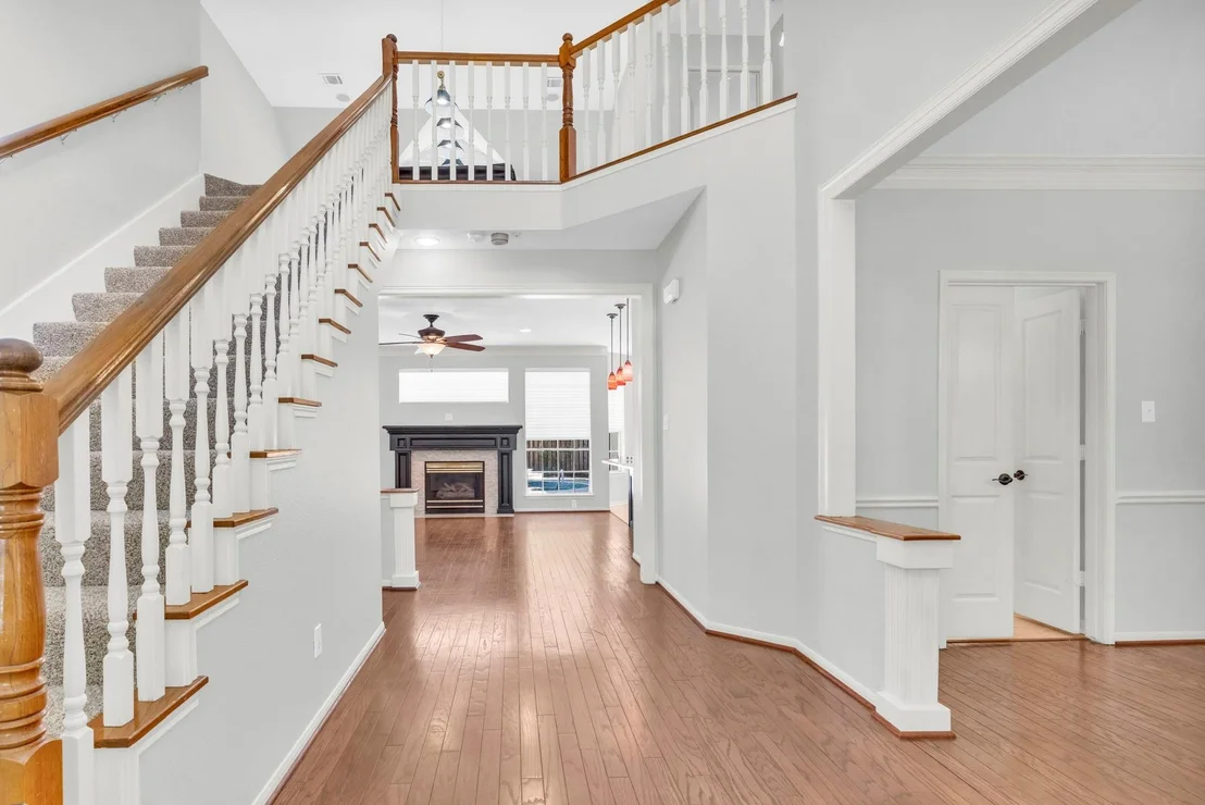 Photo of 186 S Cochrans Green Cir