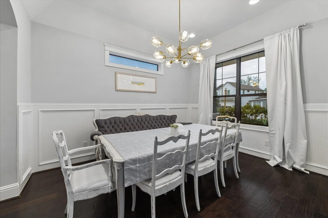 Photo of 1418 Chamboard Lane
