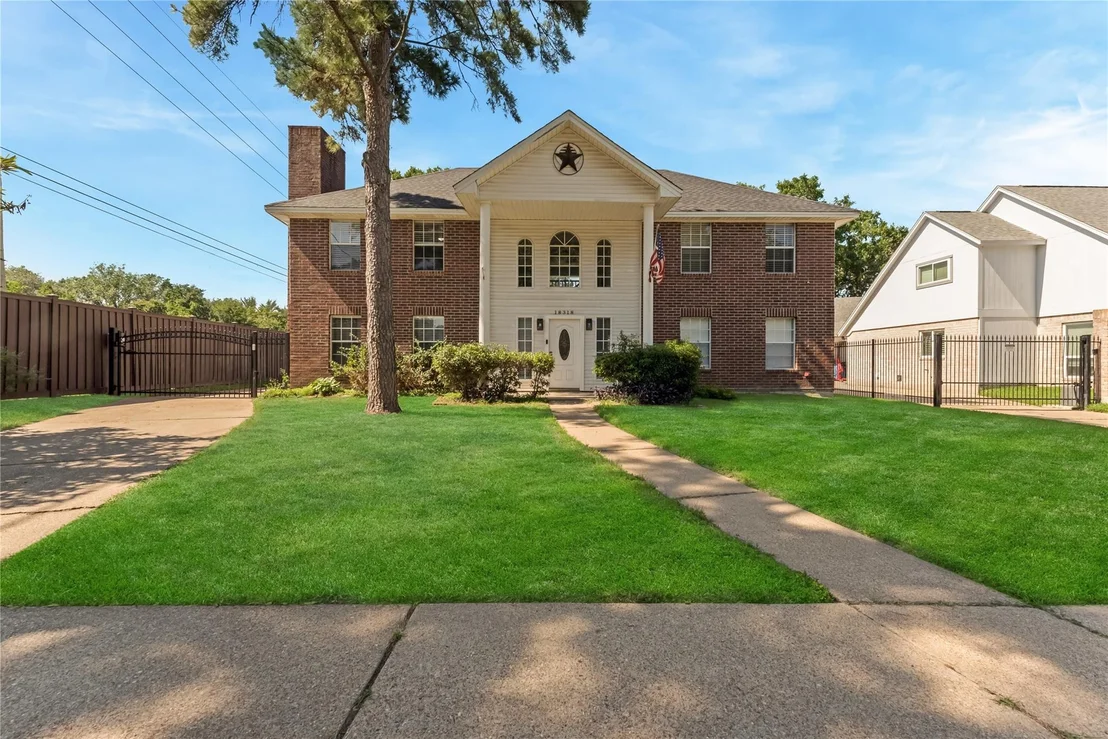 Photo of 18318 Oakhampton Drive