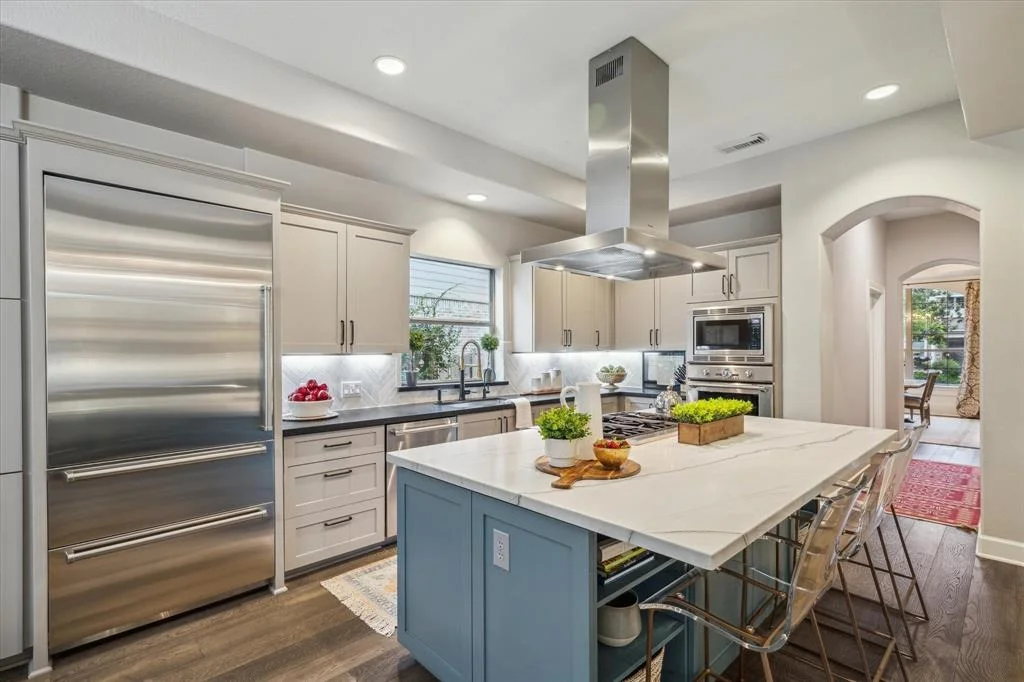 Photo of 63 E Beckonvale Circle