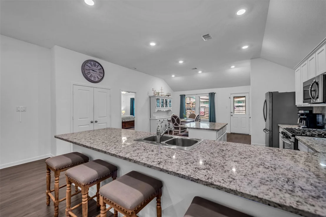 Photo of 4823 Chestnut Valley Lane