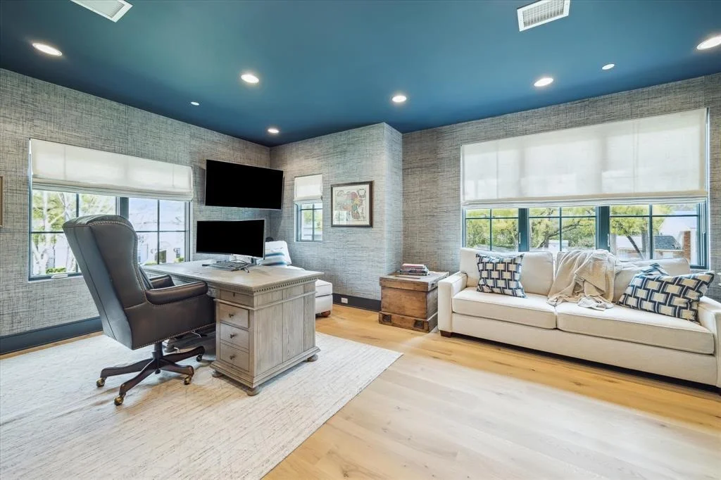 Photo of 415 Coachman Lane
