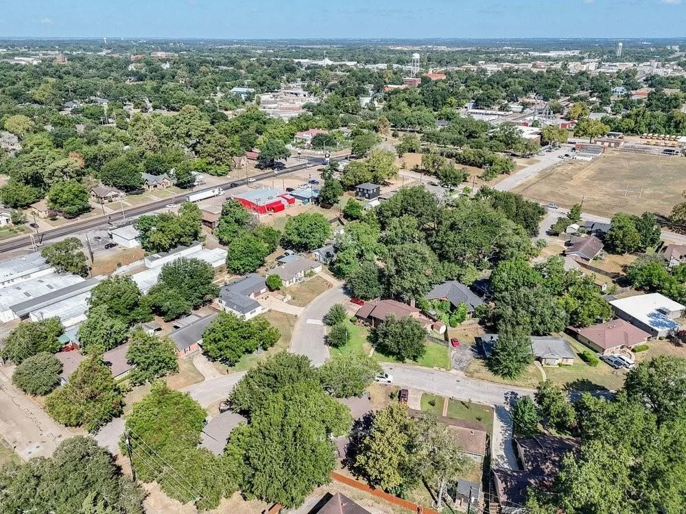 Photo of 400 Sandra Drive