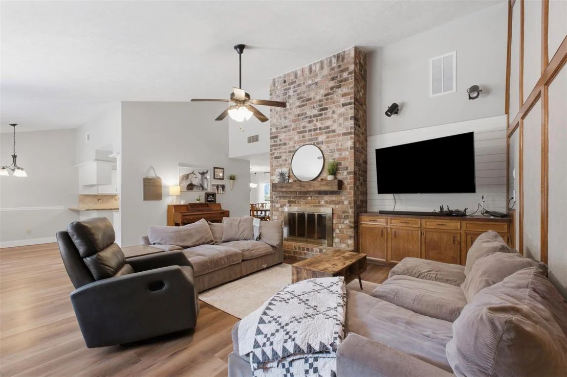 Photo of 2218 Silver Falls Drive