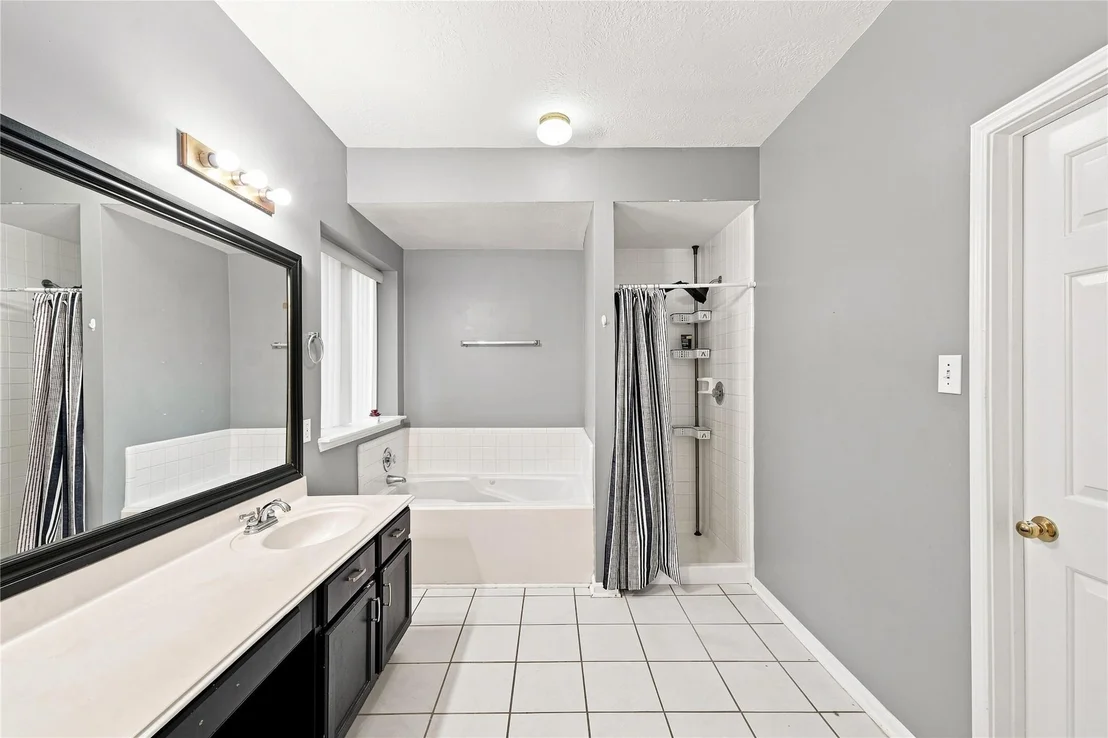 Photo of 10827 Oak Acres Drive