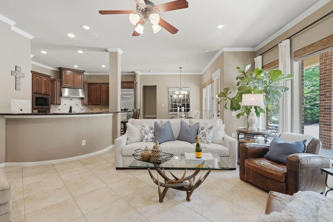 Photo of 147 W Crystal Canyon Circle