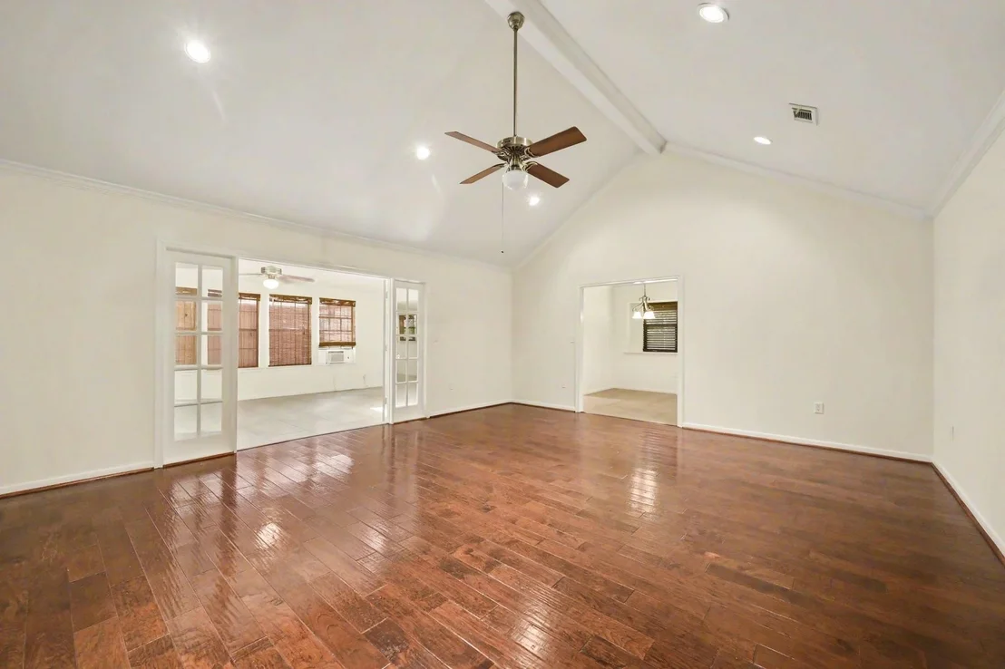 Photo of 26222 Oakhurst Drive