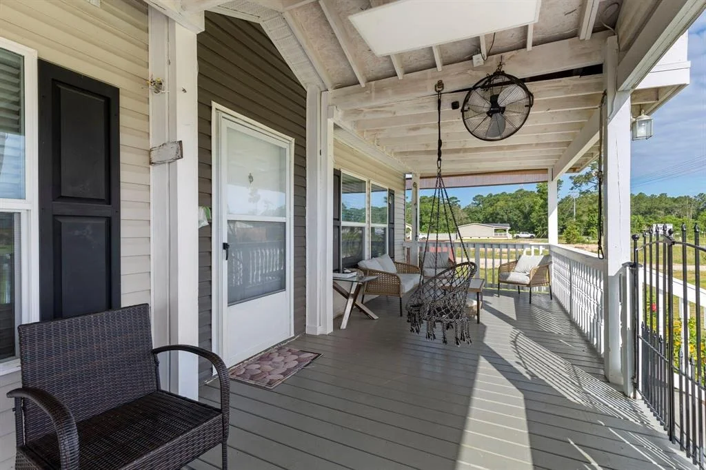 Photo of 17532 Old Highway 105 E