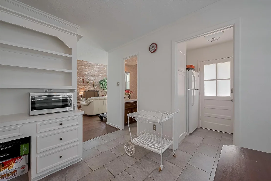 Photo of 14626 Ravenhurst Lane