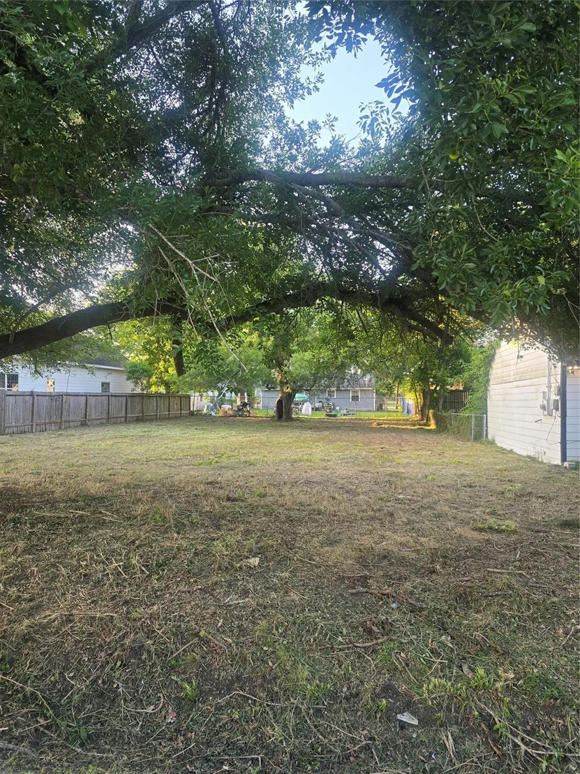 Photo of 4905 Higgins Street
