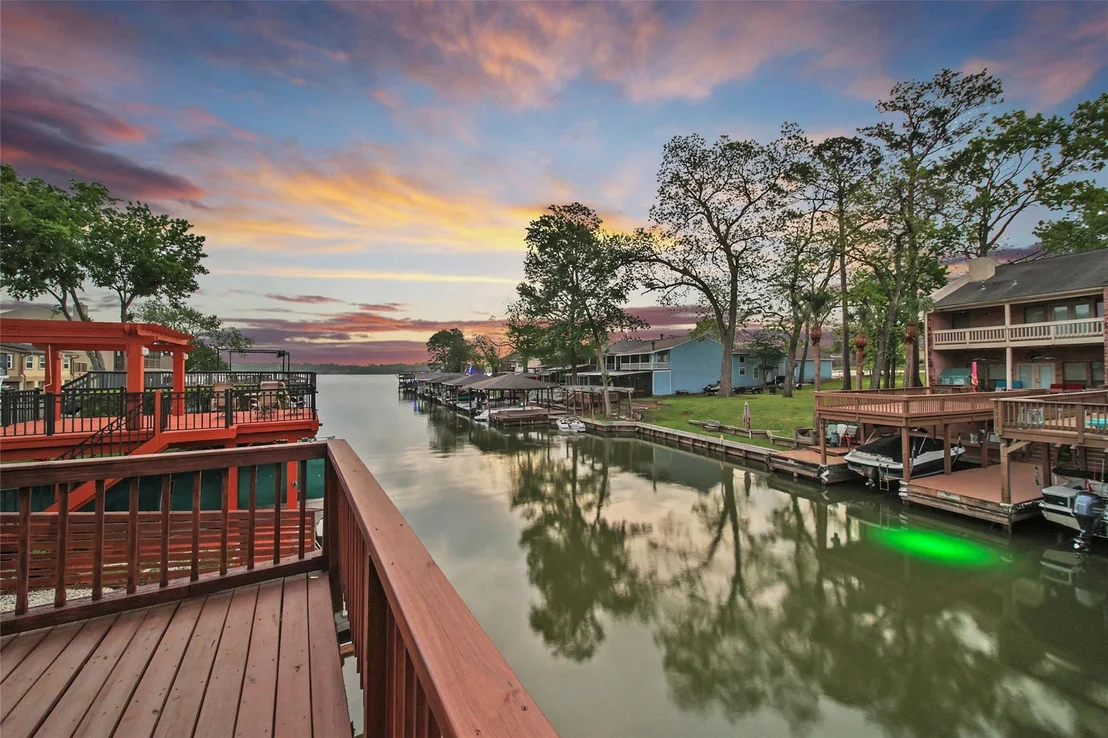 Photo of 734 Lake View Drive