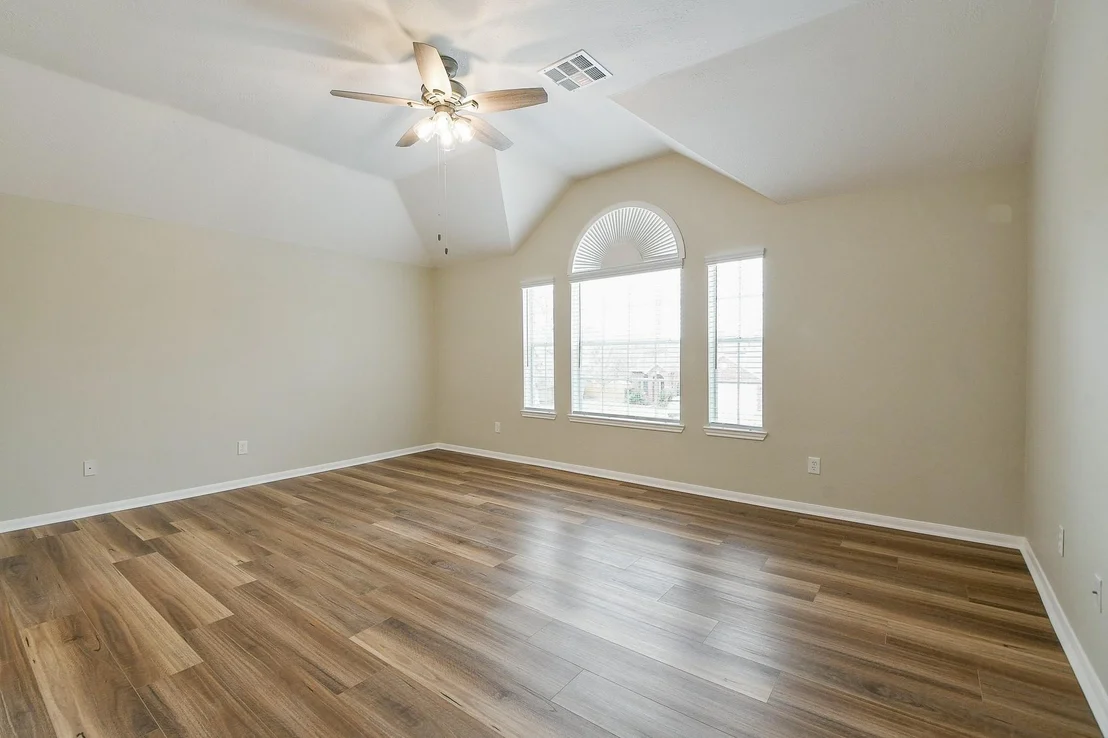 Photo of 815 Robins Way