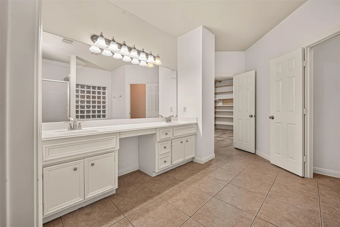 Photo of 331 Silver Creek Circle