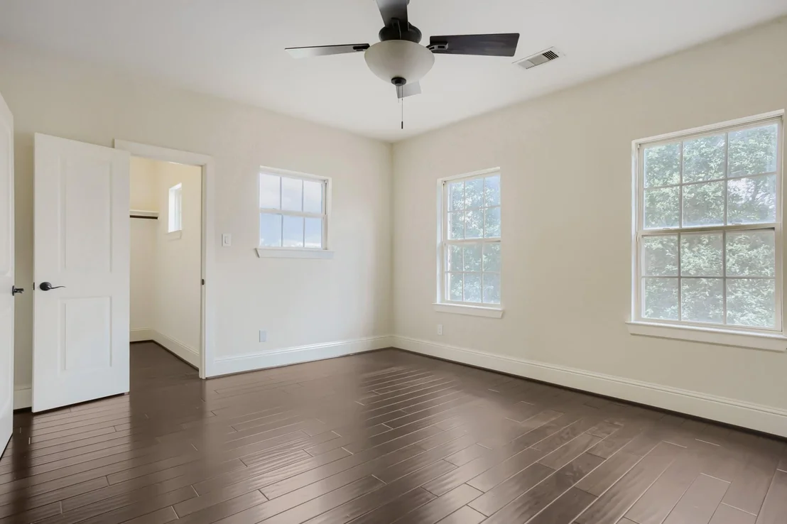 Photo of 5106 Water Oak Crescent