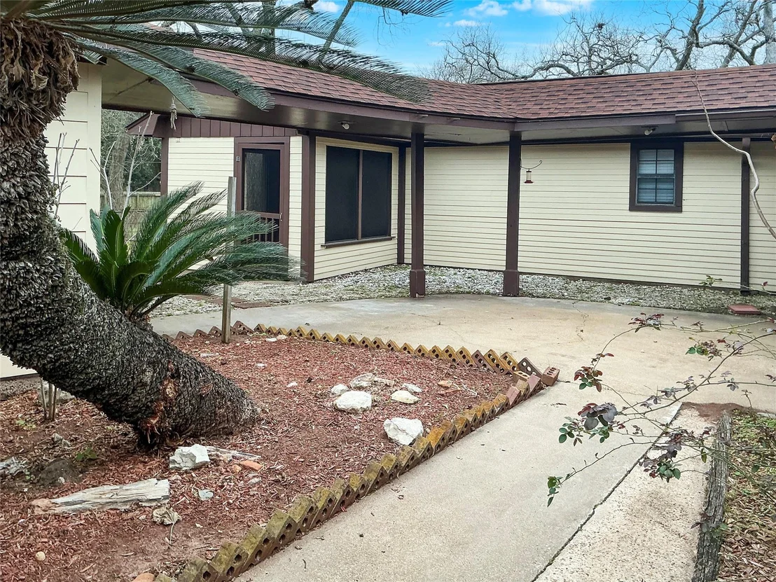 Photo of 203 Old Angleton Road