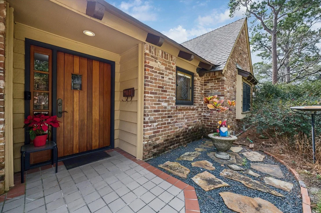 Photo of 14415 Carolcrest Drive