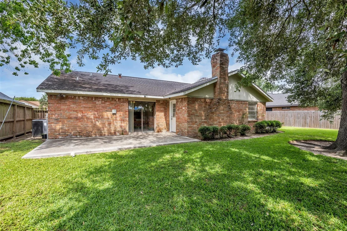 Photo of 2421 Maxwell Lane