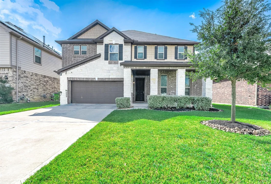 Photo of 25323 Whitehaven Gate Street